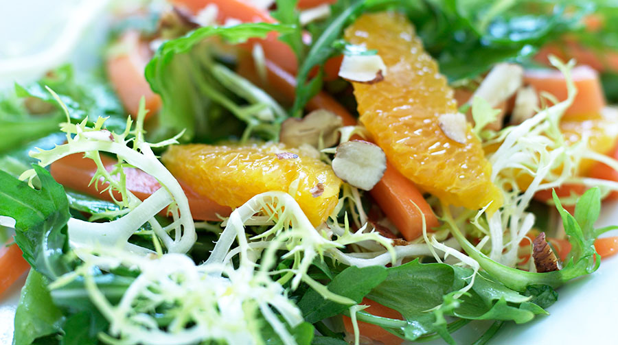 Regnfuld Scene fordampning Salat med gulerødder og appelsin (30 min) - Få opskriften her!