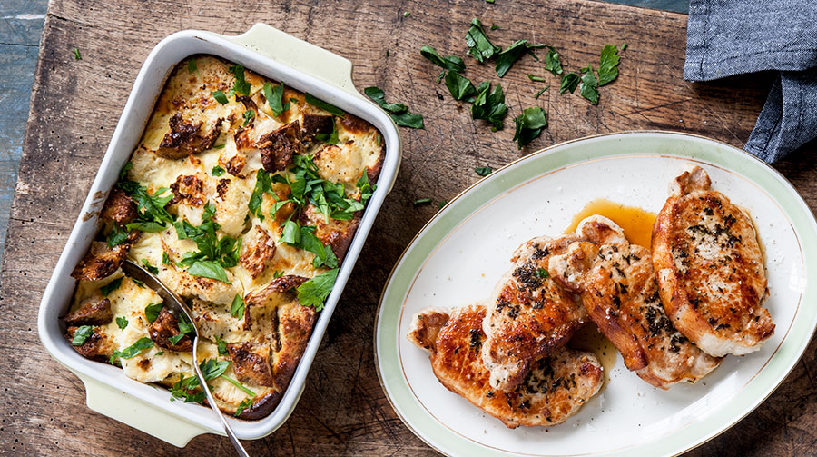 Timian Koteletter Og Blomkalsgratin Med Parmesan